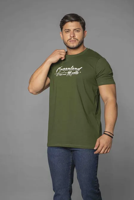 Camiseta Confort MC Regular Lettering Verde Relva