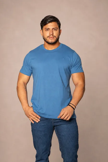 Camiseta Manga Curta Regular Gola Redonda Logo Bordada Azul Turmalina