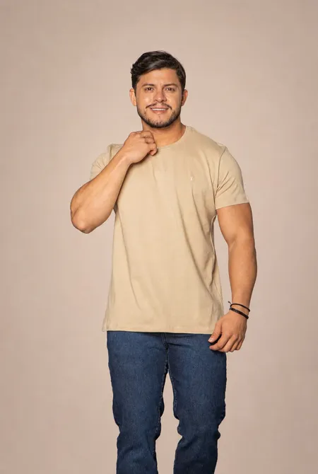 Camiseta Manga Curta Regular Gola Redonda Logo Bordada Bege