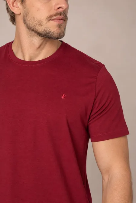 Camiseta Manga Curta Regular Gola Redonda Logo Bordada - Borgonha Camiseta Manga Curta Regular Gola Redonda Logo Bordada - Borgonha