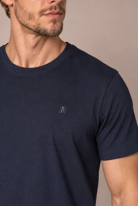 Camiseta Manga Curta Regular Gola Redonda Logo Bordada Dark-Blue Camiseta Manga Curta Regular Gola Redonda Logo Bordada Dark-Blue