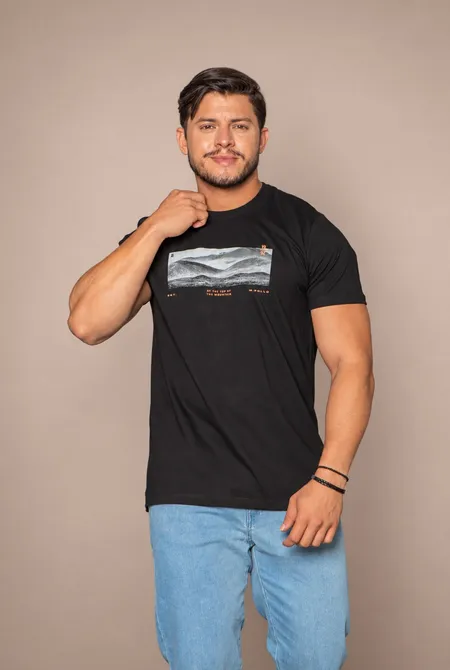 Camiseta Manga Curta Regular Estampada Preto