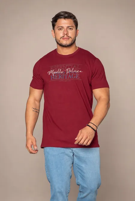 Camiseta Confort Manga Curta Regular Estampada Gola Redonda Borgonha