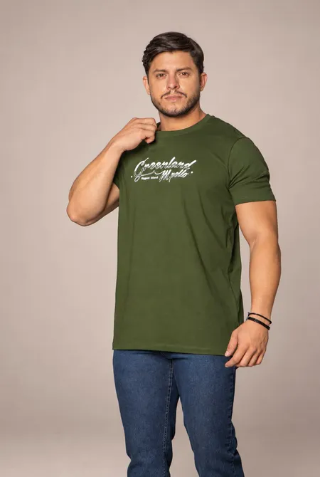 Camiseta Confort MC Regular Lettering Verde Relva